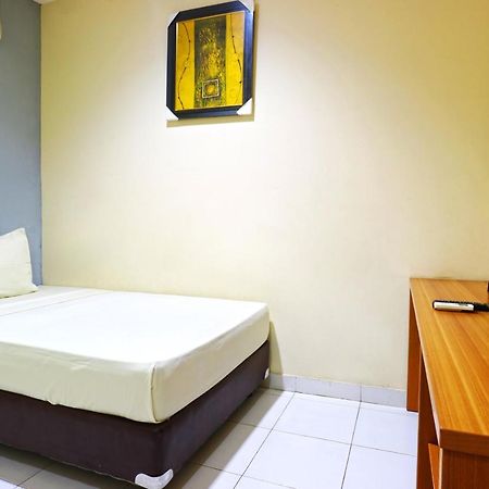 Sabrina Guest House Jakarta Exterior foto