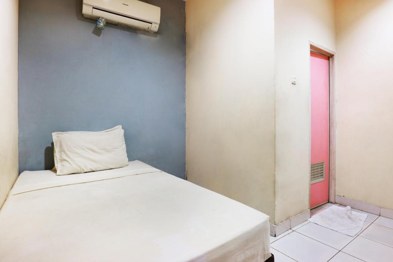 Sabrina Guest House Jakarta Exterior foto