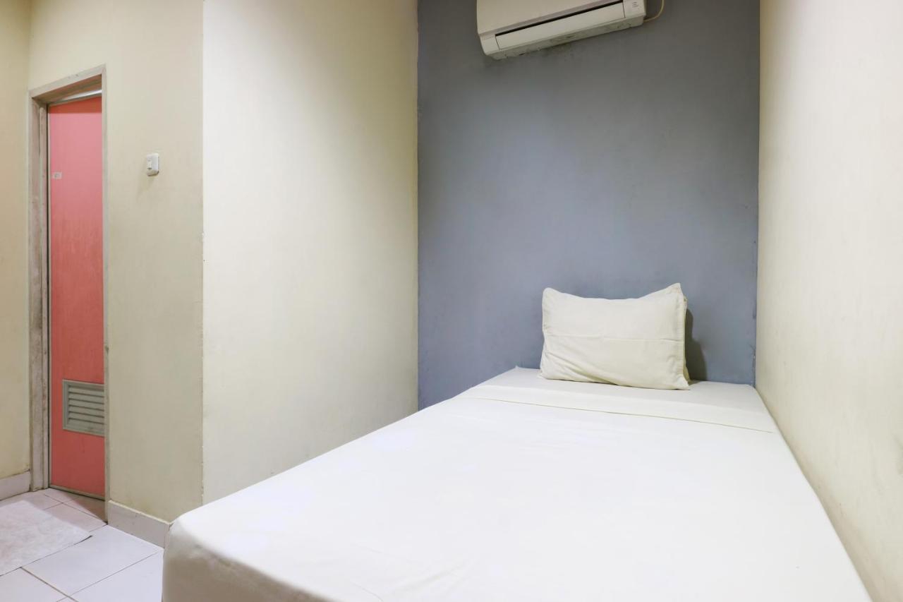 Sabrina Guest House Jakarta Exterior foto